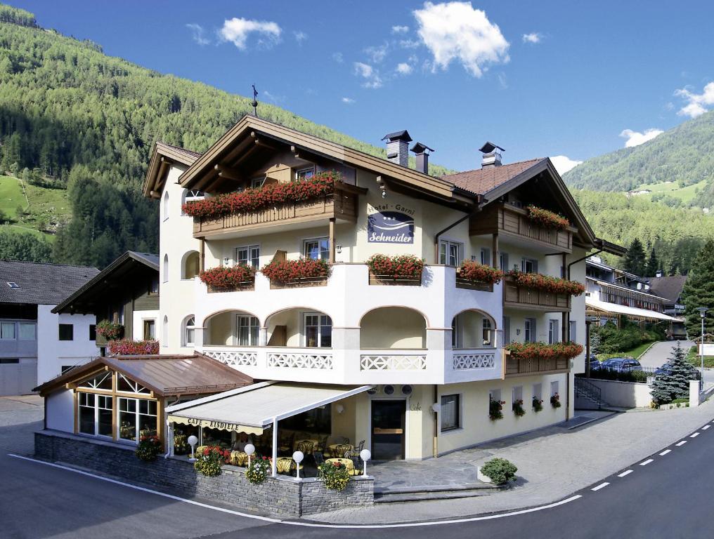 Hotel Garni Schneider Lutago Exterior photo